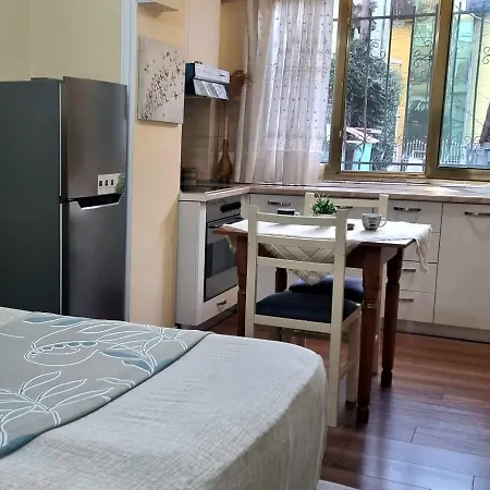 Myslym Shyri Cozy דירה