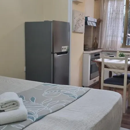 דירה Myslym Shyri Cozy טיראנה